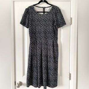 Gently loved in like new condition LulaRoe Amelia dress XL